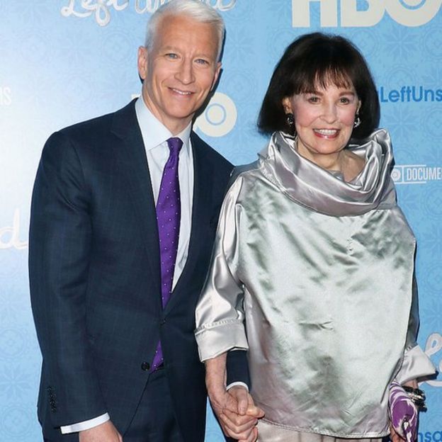 Anderson Cooper junto a su madre. Gloria Vanderbilt,