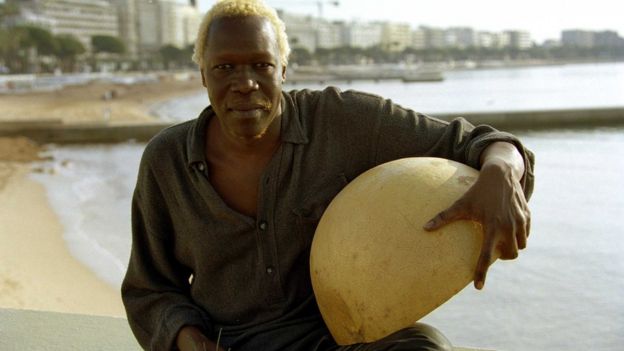 Dans son album "Exile" sorti en 1990, il a dénoncé les exactions des enfants soldats en Ouganda.