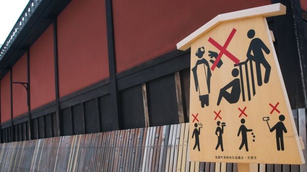 Plakat tanpa kata-kata di Kyoto, Jepang