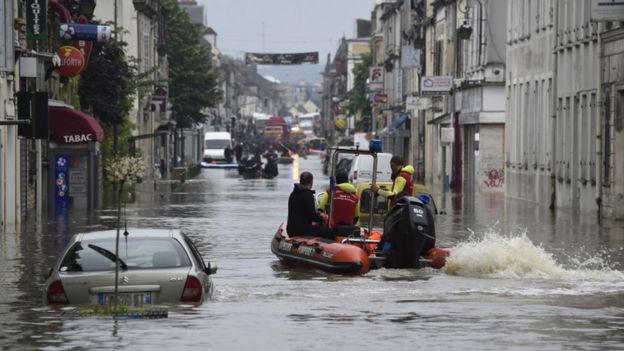Europe flooding: Five dead as waters rise in Germany and France - BBC News