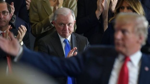 ஜெஃப் செஷன்ஸ் மீது டிரம்ப் மீண்டும் தாக்கு