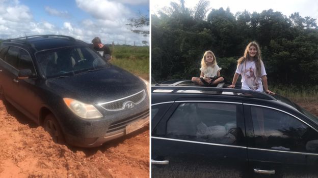 Montagem com duas fotos da família: uma com o pai tentando tirar o carro atolado em uma estrada e outra das filhas em cima do carro