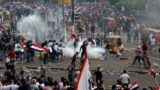 قوات الأمن واجهت المحتجين بقنابل الغاز