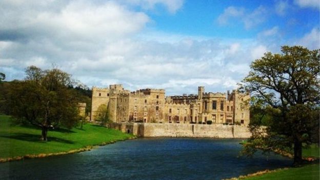 Lord Barnard dies aged 92 at Raby Castle - BBC News