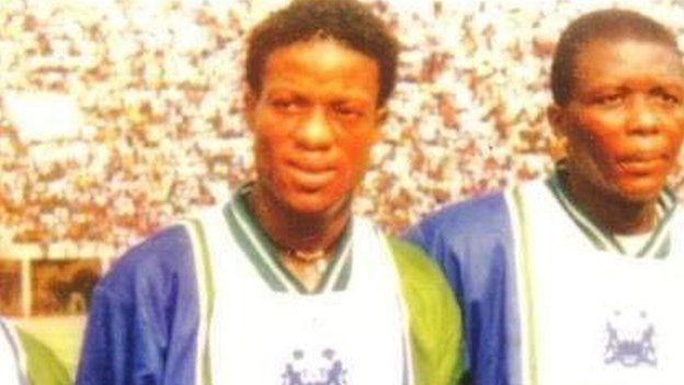 Kemokai Kallon (right) with his brother Mohamed representing Sierra Leone