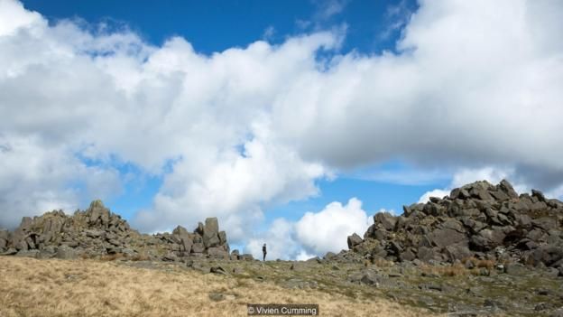 Các tảng đá trồi lên ở các quả đồi của Preseli, xứ Wales