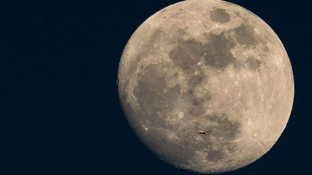 El asteroide 1998 OR2 pasó a una distancia 16 veces mayor a la de entre la Luna y la Tierra.