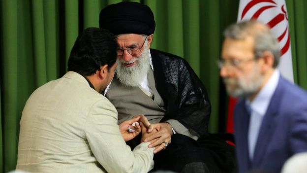 دخالت مکرر رهبر ایران و منتصبانش در تصمیم‌گیری‌های مجلس، کار را به جایی رسانده که علی مطهری این قوه را "شاخه‌ای از دفتر رهبری" توصیف کرد