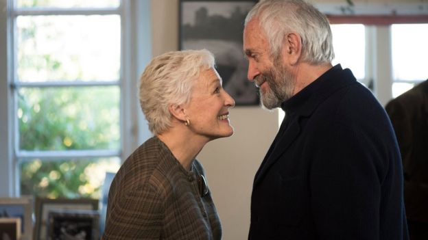 Glenn Close and Jonathan Pryce in The Wife