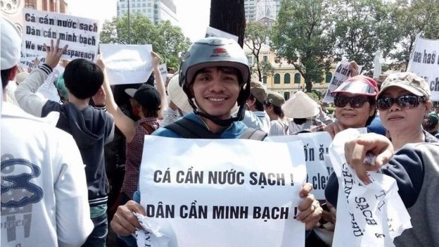 Nguyễn Ngọc Ánh trong một lần đi biểu tình phản đối Formosa ở TP HCM