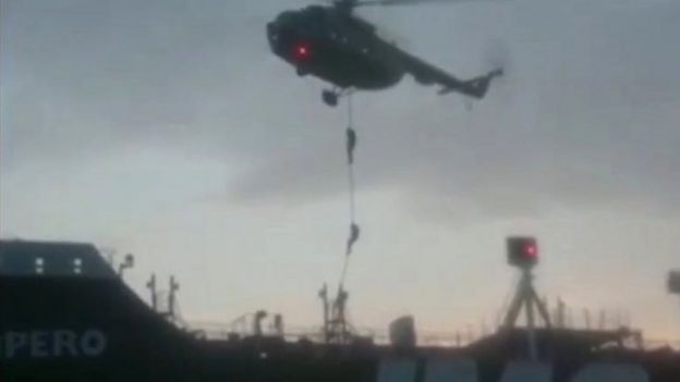 Tanker üzərində helikopter