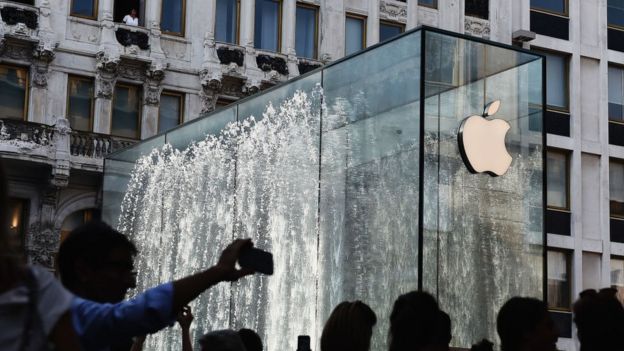 Apple store in Milan