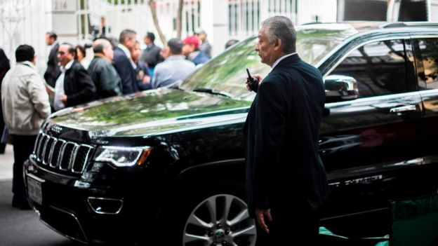 Guardaespaldas y camionetas blindadas son dos de las prerrogativas que se podrÃ­an eliminar.