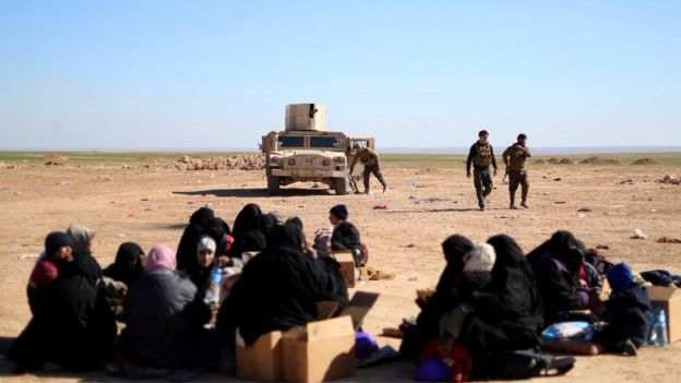 مدنيون خرجوا من مناطق سيطرة تنظيم الدولة الإسلامية