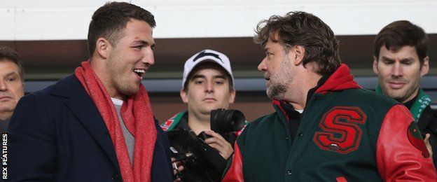Sam Burgess talks to South Sydney Rabbitohs co-owner Russell Crowe
