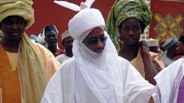 Emir of Kano Muhammadu Sanusi II (C)