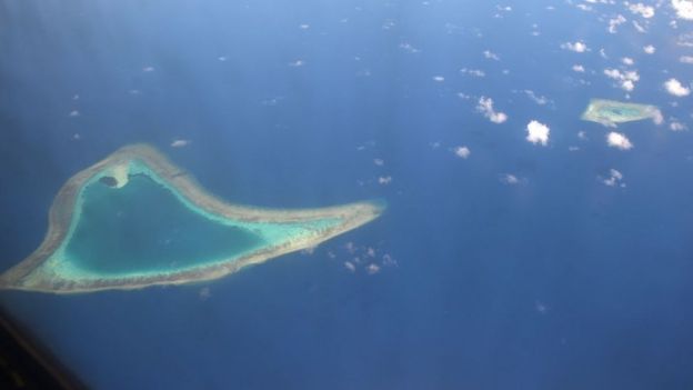 சர்ச்சைக்குரிய ஸ்ப்ராட்லி தீவில் உள்ள பாறைத் தொடர்களில் ஒன்று.