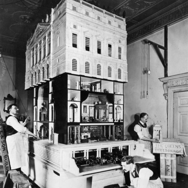 Stampsized book created for Queen Mary's doll house published BBC News