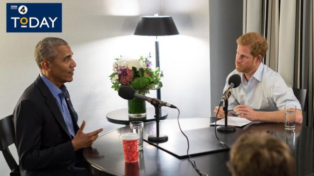 El príncipe Harry entrevistando a Barack Obama