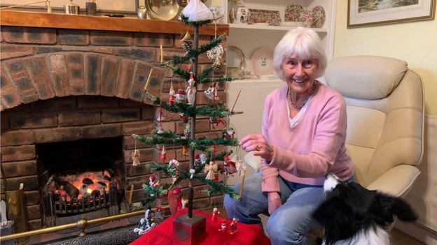 Warrington family's Christmas tree put up every year since 1922 - BBC News