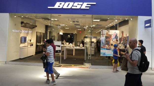 Bose: la razón por la que la empresa tecnológica cerrará todas sus tiendas en EE.UU. y Europa 1 Tienda física Bose.