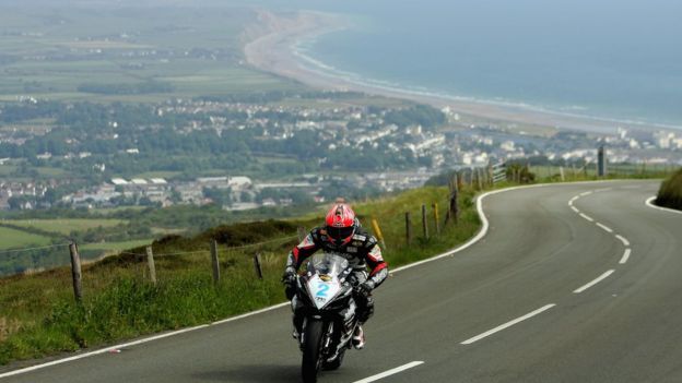 Imagen de la carrera de motociclismo en la Isla de Man. (Foto: Ian Walton)