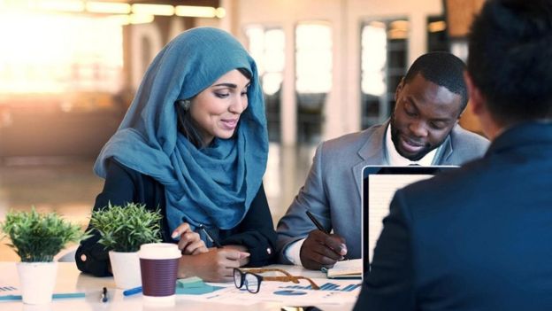 بمجرد ما تبدأ في تعلم لغة جديدة، يتنافس النظامان اللغويان الأصلي والمكتسب