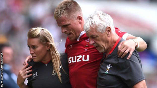 Gareth Anscombe suffered a cruciate ligament injury in the World Cup warm-up defeat at Twickenham in August 2019