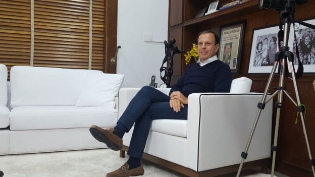 João Doria em sala do gabinete da Prefeitura de São Paulo