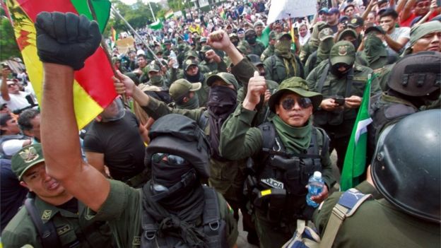 Tras el inicio del motín policial había expectativas por conocer la reacción de las Fuerzas Armadas.