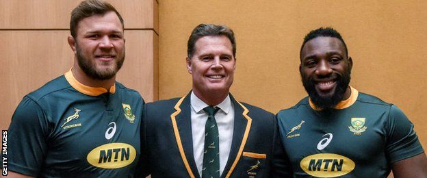 Rassie Erasmus with his South Africa number eight Duane Vermeulen and captain Siya Kolisi