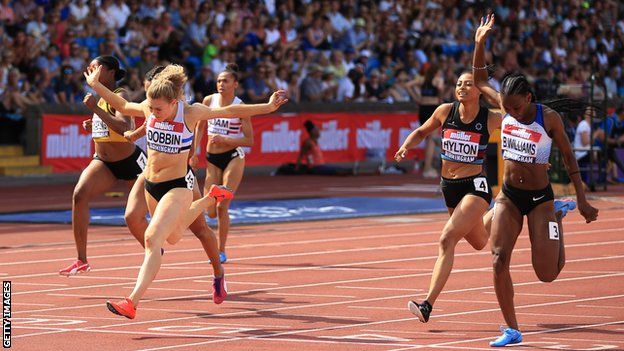 Beth Dobbin wins the British 200m title