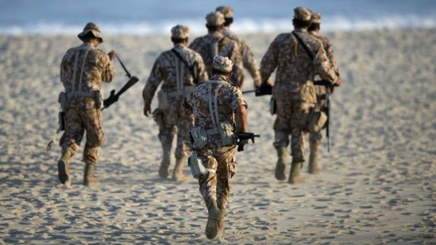 La Marina de México vigila las playas de Los Cabos.
