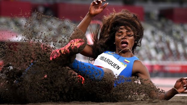 Tokyo Olympics: 21 Striking Photographs From The Olympic Games - BBC Sport