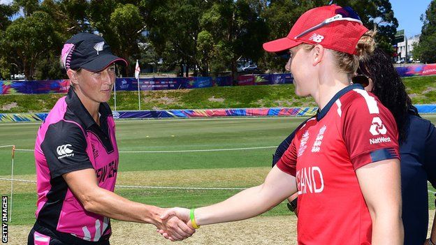 New Zealand captain Sophie Devine shakes hands with England captain Heather Knight