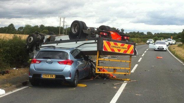 Man dies in A420 multi vehicle crash in Faringdon BBC News