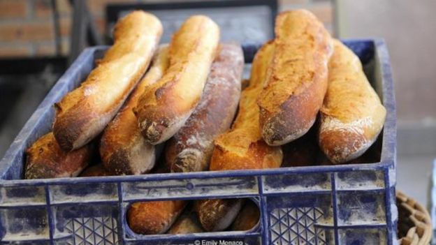 Bánh mì baguette không chỉ là một mặt hàng chủ lực - nó là biểu tượng của tính chất Pháp.