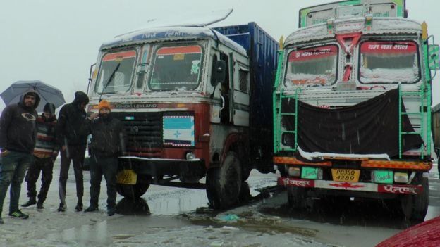 برفباری رکنے کے منتظر