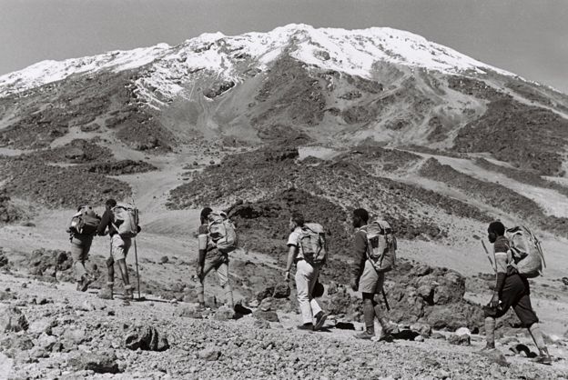 صورة متسلقي جبل كليمنجارو