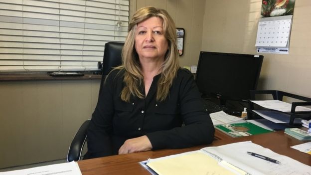 Desde que su hijo fue deportado, Juliette Kassyonan está ayudando a administrar el negocio que él dejó.