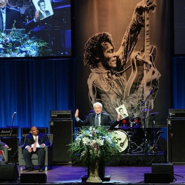 Marshall Chess, son of Chess Records founder Leonard Chess, speaks during the memorial service for rock 'n' roll legend Chuck Berry (09 April 2017)
