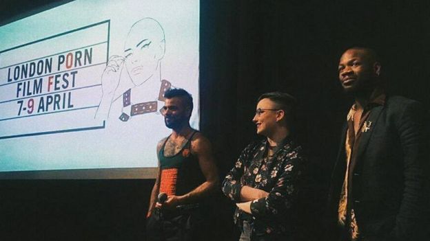 ஆபாசத்தை அழகுபடுத்த முயற்சிக்கும் பெண்