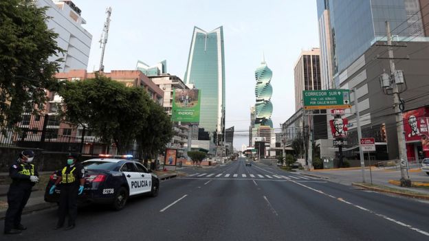 Calle vacía de Ciudad de Panamá