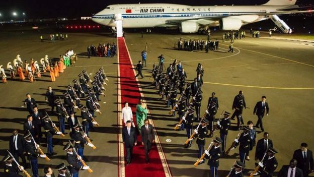 Ni ubwa mbere umukuru w'U Bushinwa agiriye uruzinduko mu Rwanda, nubwo ibihugu byombi byemeza ko umubano wabyo atari uwa none .