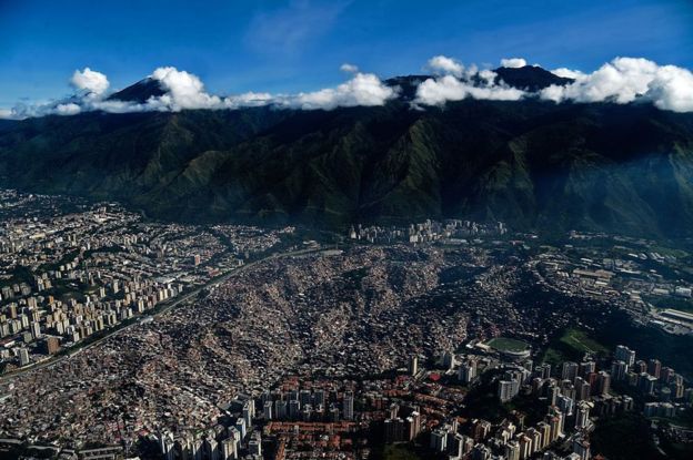 Vista aérea del barrio Petare, en Caracas, Venezuela.