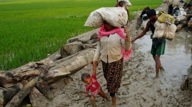 En az 700 bin Arakan Müslümanı geçen yıl Myanmar'dan kaçmak zorunda kaldı. İnsan hakları grupları binlercesinin de öldüğünü söylüyor