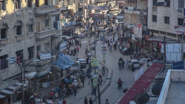 Bayram öncesi İdlib şehir merkezinde pazar kuruldu