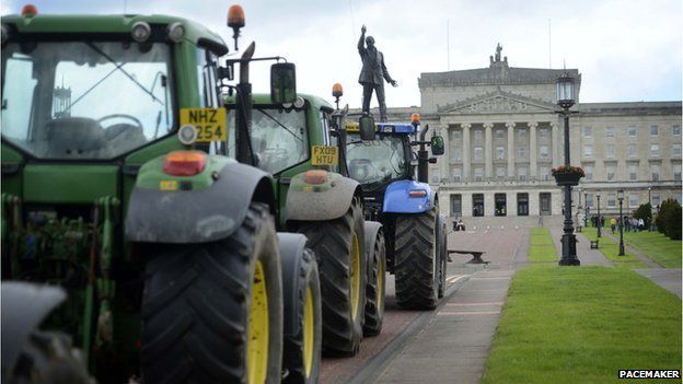 Tractors lined along Prince of Wales Avenue leading to Parliament Buildings at Stormont