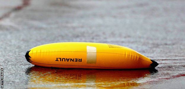 Renault inflatable banana