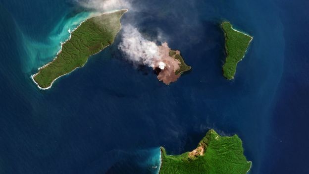 Volcán Anak Krakatau en agosto de 2018